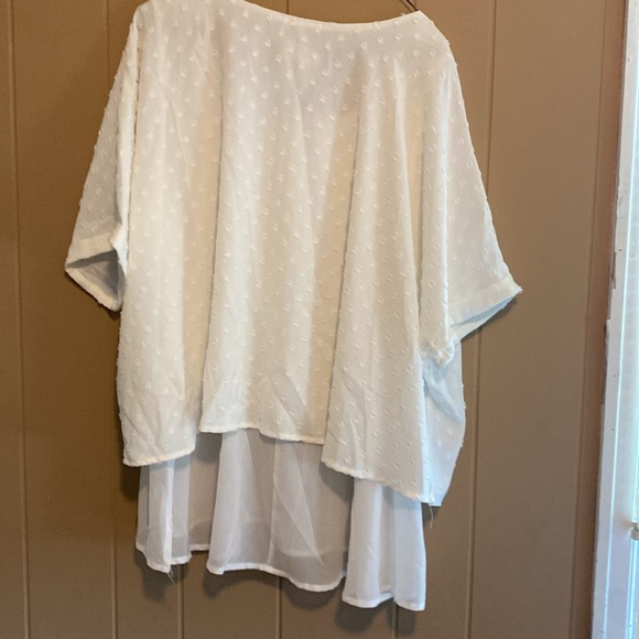 Ladies large white polka dot blouse - Picture 4 of 4